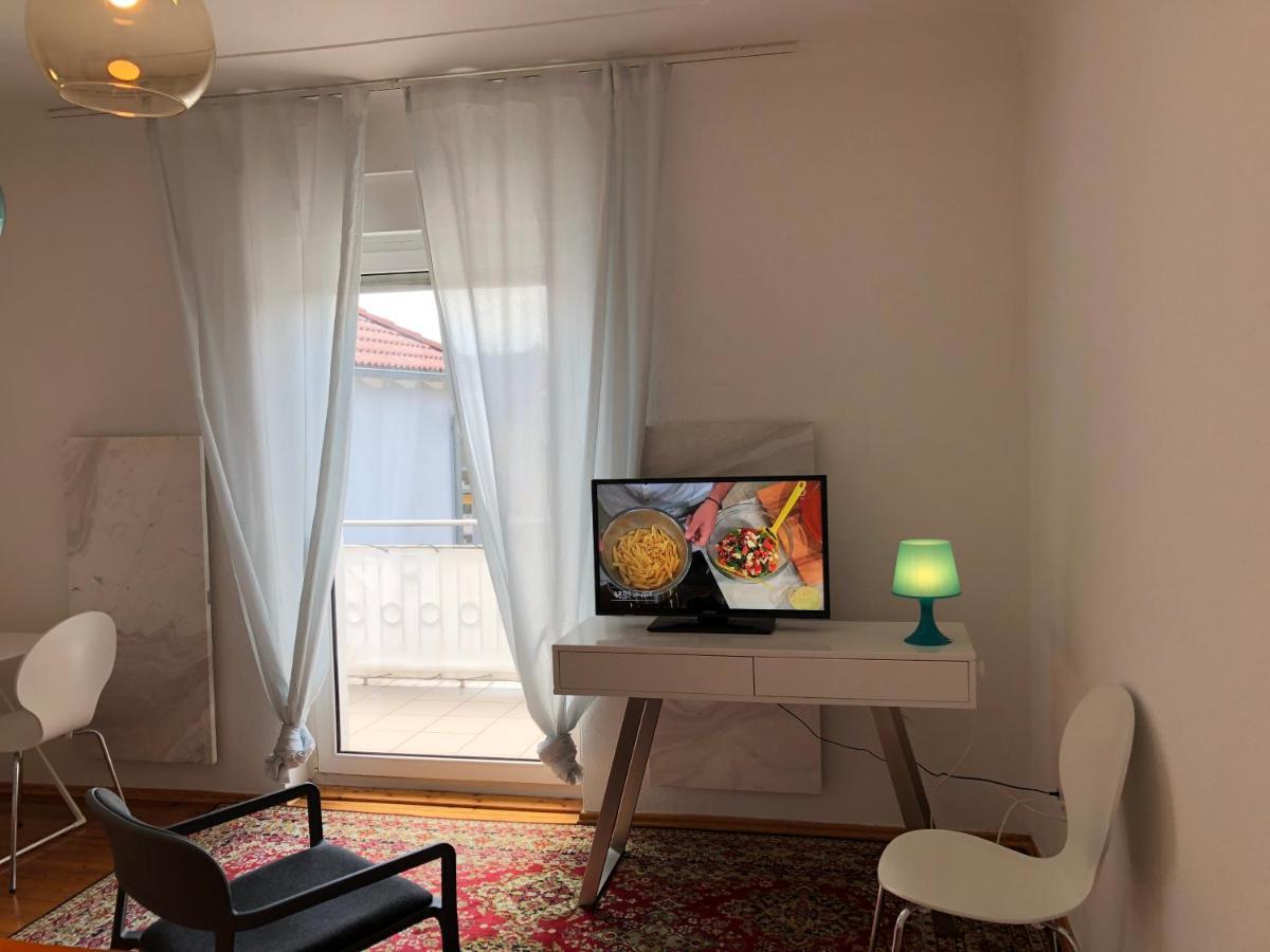 Altstadt Naehe 7 Min Fussweg Ueber Alte Maibruecke Zu Pension Mit Balkon & Garten, Ideal For Long Stay, Relocation Ochsenfurt Ngoại thất bức ảnh