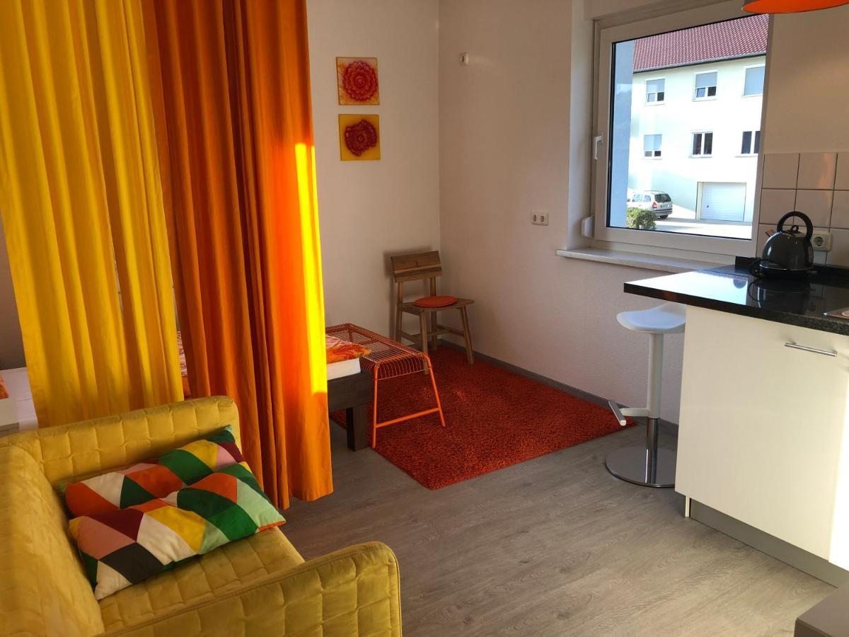 Altstadt Naehe 7 Min Fussweg Ueber Alte Maibruecke Zu Pension Mit Balkon & Garten, Ideal For Long Stay, Relocation Ochsenfurt Ngoại thất bức ảnh