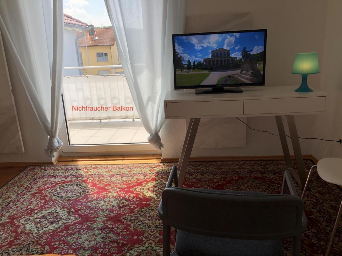 Altstadt Naehe 7 Min Fussweg Ueber Alte Maibruecke Zu Pension Mit Balkon & Garten, Ideal For Long Stay, Relocation Ochsenfurt Ngoại thất bức ảnh