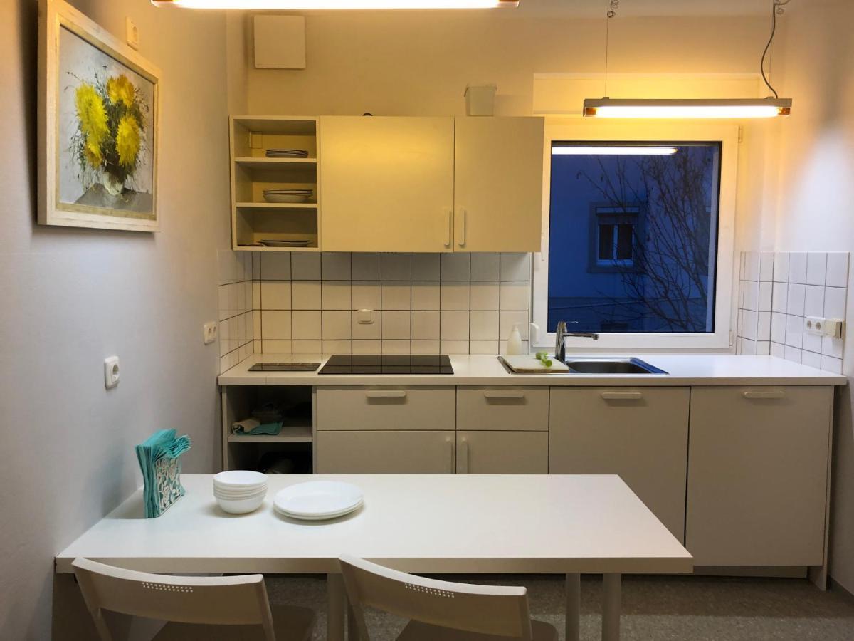Altstadt Naehe 7 Min Fussweg Ueber Alte Maibruecke Zu Pension Mit Balkon & Garten, Ideal For Long Stay, Relocation Ochsenfurt Ngoại thất bức ảnh