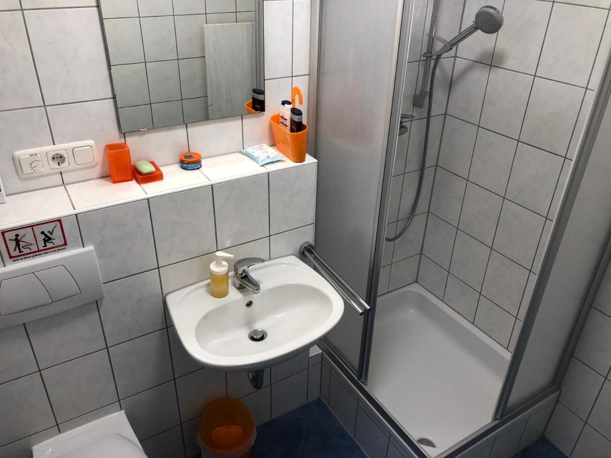 Altstadt Naehe 7 Min Fussweg Ueber Alte Maibruecke Zu Pension Mit Balkon & Garten, Ideal For Long Stay, Relocation Ochsenfurt Ngoại thất bức ảnh